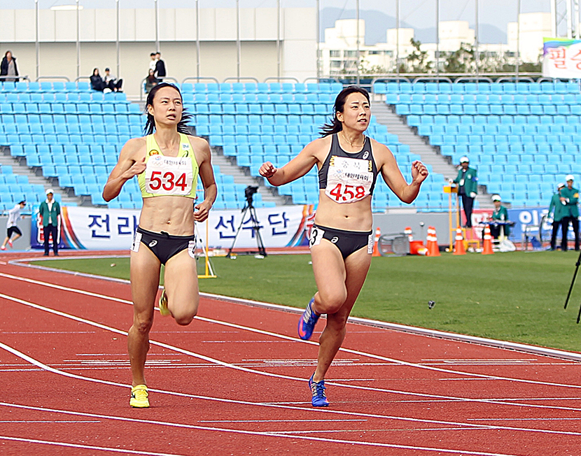 여자 100m 결승 피니시