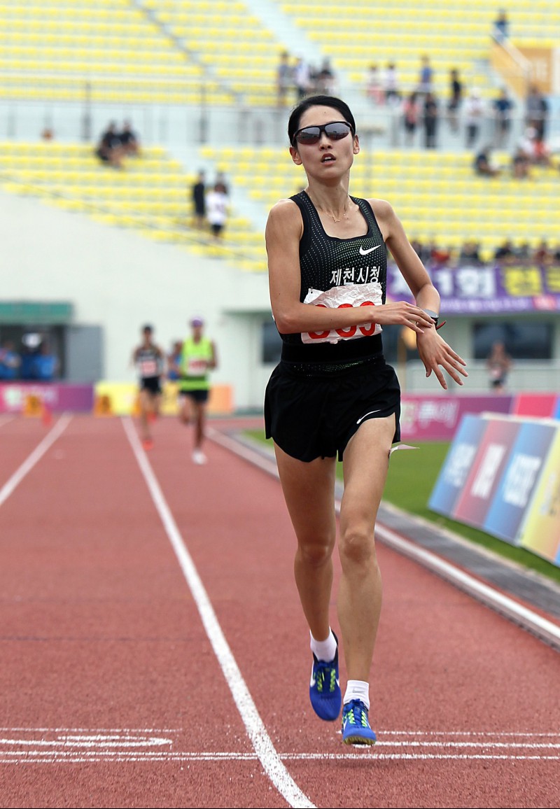 여자 5000m 대회신기록 우승 최경선