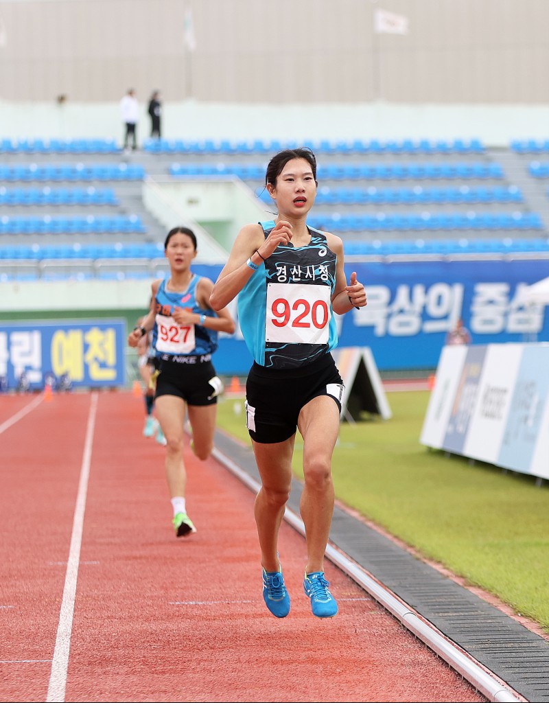 여자 대학일반부 5000m 우승 김유진