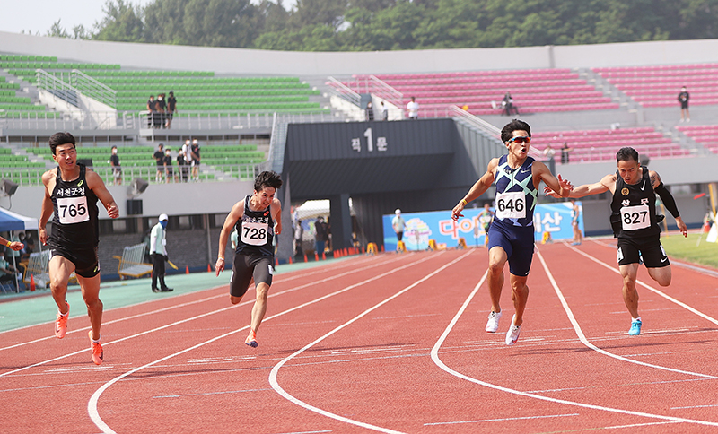 남자 100m 우승 김국영(배번 646, 사진 오른쪽 2번째)