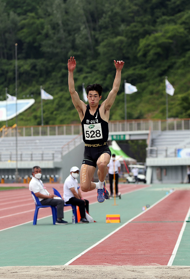 남자 멀리뛰기 우승 김장우