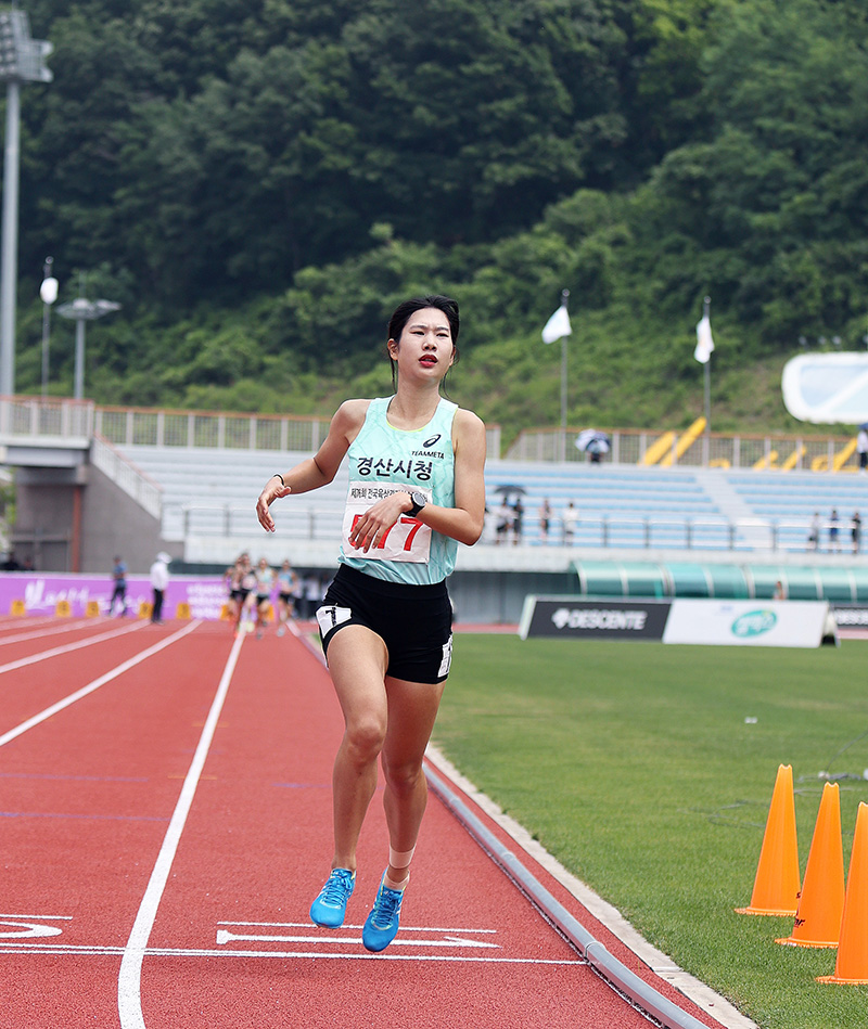 2022 선수권 여1500m 1위 김유진
